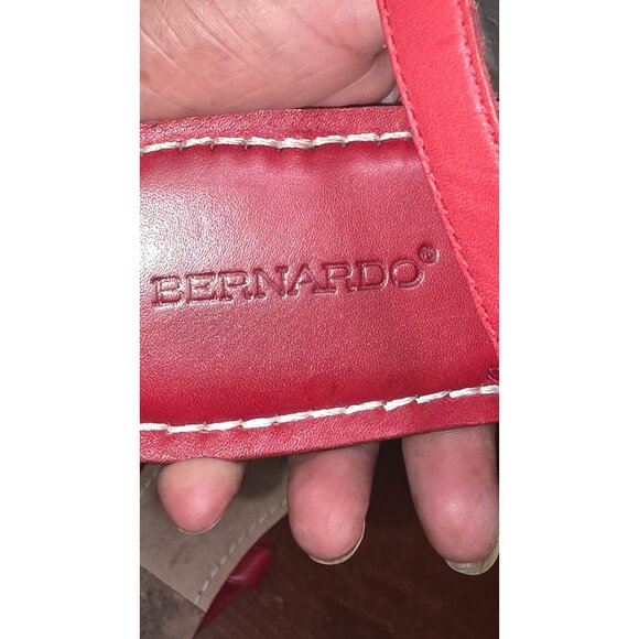 Bernardo Women's Red Leather Sandals Size 10M White Stitching & T-Strap Design - Picture 7 of 7